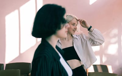 How to Start A Conversation With A Stranger: 4 Steps